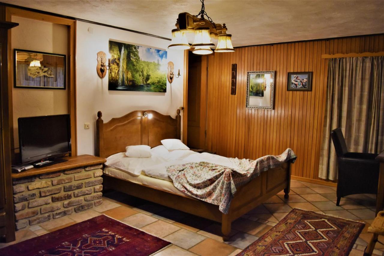 Domizil Hotel Bei Welter Nideggen Kreuzau エクステリア 写真